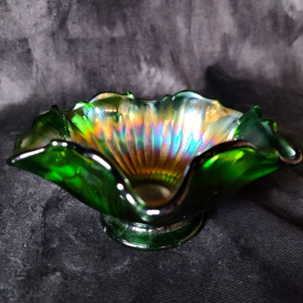 Early 1900's Fenton Carnival Glass Stippled Rays Tri Corner Bowl